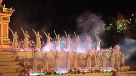 Tợơp bhrợ têng Festival bh’rợ truyền thống Huế 2017