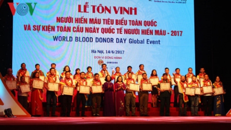 P’căn Trương Thị Mai tước pấh bhiệc bhan hơnh déh 100 manứih đoọng a’ham liêm chr’nắp prang k’tiếc k’ruung
