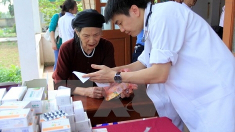7 bác sỹ p’niên tr’nợơp nắc chô chr’hoong đha rựt pa bhrợ tợơ t’ngay 28/6