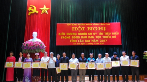 Lào Cai – Hơnh déh ma nứih vêy chr’nắp cóh vel bhươl đha nuôr acoon cóh