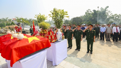 Điện Biên: Đớp pay, tập đớc 30 n’hang liệt sỹ quân tình nguyện Việt Nam lấh chệêt bil đhị Lào