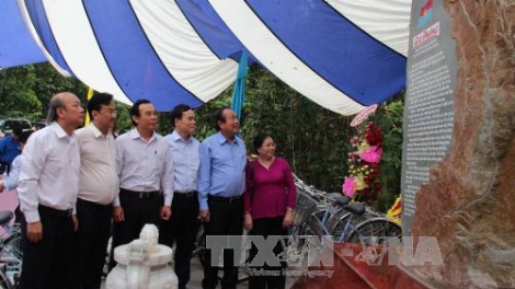 Phó Thủ tướng Trương Hoà Bình ting pấh bhiệc đớc bía kỷ niệm báo Giải phóng đhi Tây Ninh