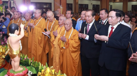 Phó Thủ tướng Trương Hòa Bình pấh bhiệc bhan Phật đản 2018