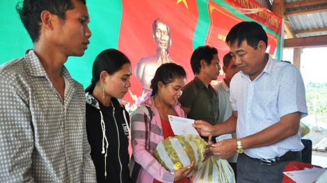 Pazao đoọng đông t’mêê đoọng ha 50 pr’loọng đông Tây Giang crêê râu boo đhí túh bhlong
