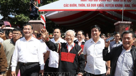 Tổng Bí thư, CHủ tịch k’tiếc pấh t’ngay bhiệc bhan Đại Đoàn kết pa zêng đha nuôr đhị apêê vel bhươl đhị tỉnh Đắk Lăk