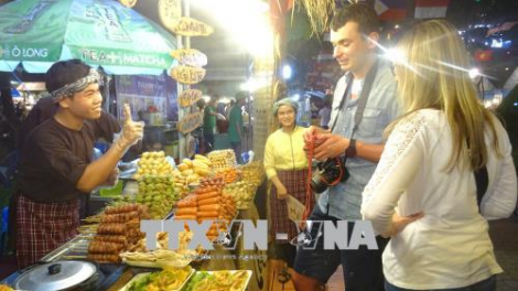 Xa’nay bh’rợ giao lưu Văn hoá-Thương Mại zâp k’tiếc k’ruung ASEAN 2018