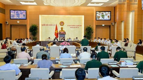 Ủy ban Thường vụ Quốc hội tơợp bhrợ pr’họp g’lúh 24