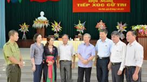 Chủ niệm Uỷ ban Kiểm tra Trung ương Trần Quốc Vượng tr’lum lâng đhanuôr chr’hoong Văn Chấn, tỉnh Yên Bái