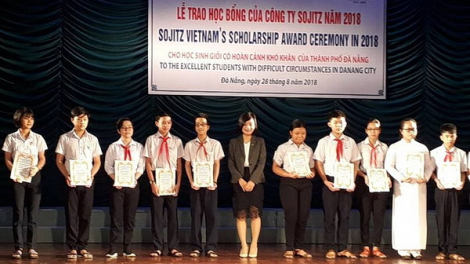 Đà Nẵng cher đoọng 240 hun học bổng ha học sinh lum pr’ắt tr’mông zr’nắh k’đháp học ta béch