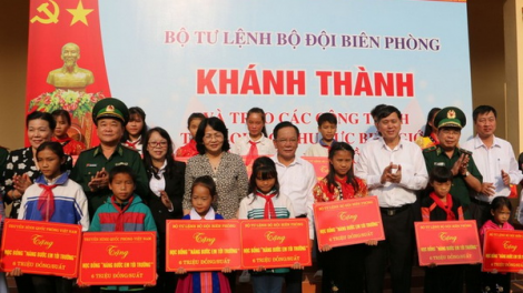 Quyền Chủ tịch k’tiếc k’ruung Đặng Thị Ngọc Thịnh cher đoọng pr’hêl ha pêê đha nuôr đha rựt, học sinh lưm k’đháp k’ra đhị zr’lụ k’noong k’tiếc tỉnh Sơn La