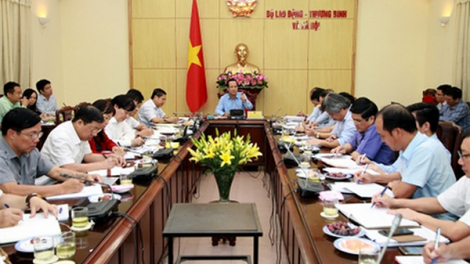 6 r’bhâu bha ar pa tơ manứih vêy c’rơ g’lêếh lâng cách mạng ơy bơơn ta bhrợ đoọng
