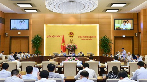 Tơợp bhrợ pr’họp g’lúh 28 Ủy ban Thường vụ Quốc hội