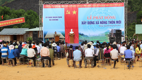 T’ngay hội Đại đoàn kết cóh zr’lụ da ding ca coong Tây Giang
