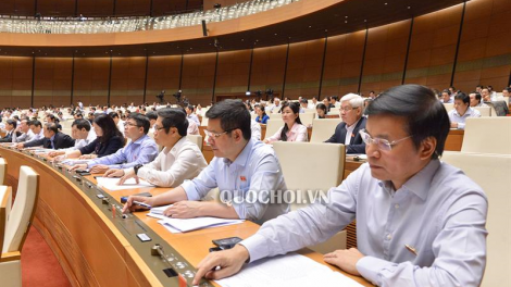Quốc hội ha lỵ lêy Nghị quyết ooy kế hoạch pa dưr tr’mông tr’méh – pr’ăt tr’nợt c’moo 2019