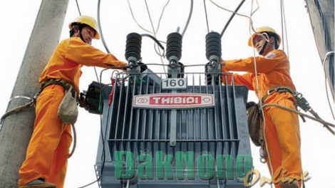 Đắk Nông: Năl ra văng đớc điện ha bh’rợ bơm  tưới zêl xơớt