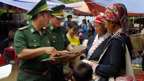Biên phòng Lào Cai t’bhlâng cha groong pr’lúh pa zruốh cóh a óc châu Phi trúih c’noong k’tiếc