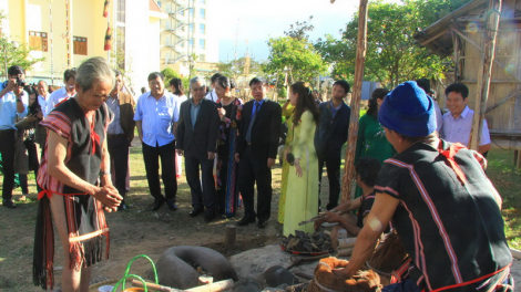 Kon Tum: Bấc bh’rợ chr’nắp pr’hay cóh tr’nơớp pazêng t’ngay văn hoá, du lịch g’lúh 4