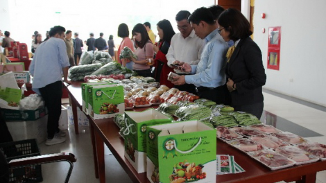 Lào Cai: Lấh 30 doanh nghiệp, hợp tác xã ting pấh ooy bh’rợ pa têết bhrợ đh’rứah, câl bhlêy chr’nóh bh’năn băn
