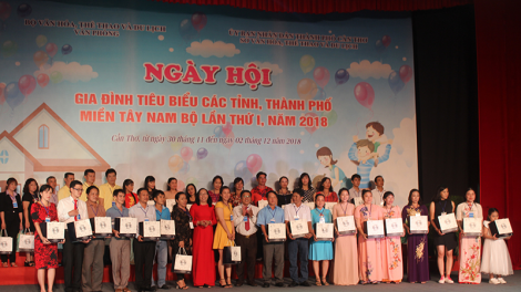 Cần Thơ: Tơợp bhrợ T’ngay bhiệc bhan Pr’loọng đong tr’haanh bhlâng apêê tỉnh, thành phố Tây Nam bộ g’lúh I