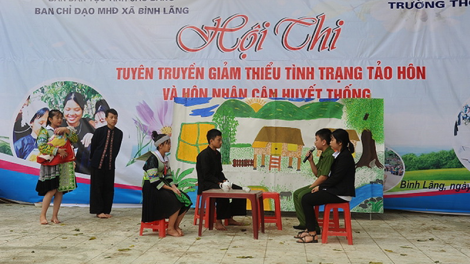 Râu k’rang  k’uôl tr’pay díc điêl bêl dzợ pniên nhum lâng tr’pay crêê đhi noo c’bhúh xoọng cóh Cao Bằng