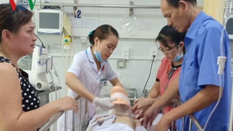 Đà Nẵng: N’tộ tơợ tầng 2 trường học choóh ooy k’tiếc, muy acoon p’niên pân juýh lớp 1 crêê cr’đoóh a cọ