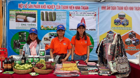 T’ngay bhiệc bhan p’têệt pa zum cr’noọ bh’rợ t’mêê – Tơợp bhrợ cha
