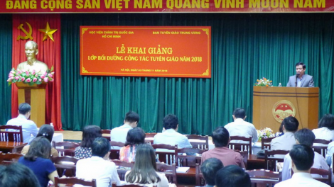 Khai giảng lớp pa choom bh’rợ ha cán bộ bhrợ đắh bh’rợ Tuyên giáo
