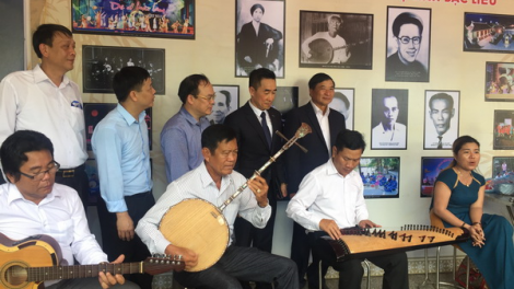 Tuyên Quang: Triển lãm xay p’cắh pazêng đợ cha nụp, pr’đươi c’kir văn hoá phi vật thể