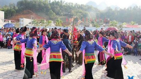 Apêê t’ngay văn hoá-du lịch Sơn La đhị Hà Nội ta bhrợ têng tợơ t’ngay 19-21/10