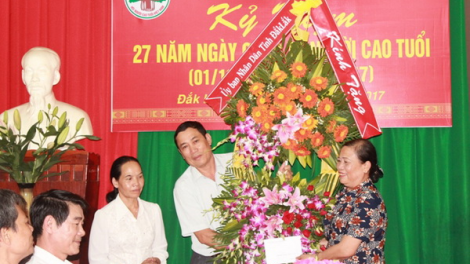 Đắk Lắk: Lưm, cher đoọng pr’hêl đhanuôr ta coóh ta ha đhị t’ngay ma nuýh ta coóh ta ha bhalang k’tiếc