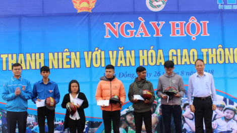 2.000 đoàn viên pấh bhrợ t’ngay bhiệc bhan đha’đhâm c’moor lâng văn hoá c’lâng c’tốch