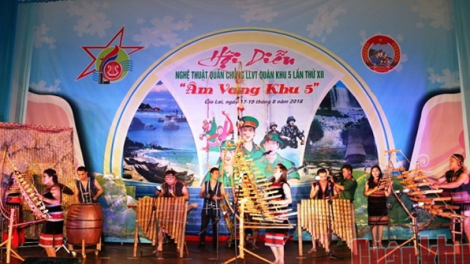 Bhrợ têng Hội diễn Nghệ thuật quần chúng LLVT Quân khu 5