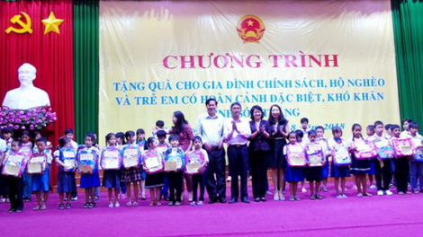 Phó Chủ tịch k’tiếc k’ruung Đặng Thị Ngọc Thịnh bhrợ bhiệc đhị tỉnh Sóc Trăng