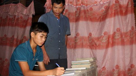 Loom t’bhlâng âng p’niên học sinh acoon cóh z’lấh k’đháp, học choom lâng brương tr’nu kiêng bhrợ bác sĩ pa dứah cr’ay ha ca coon