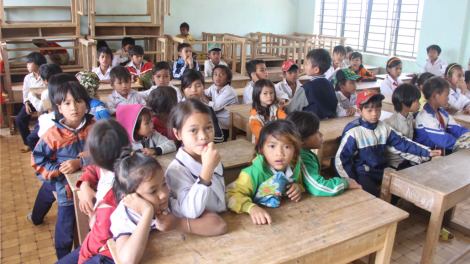 Rau tr’xăl coh giáo dục đhị zr’lụ đhanuôr acoon coh lâng da ding ca coong