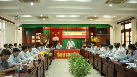 Bộ Trưởng Bộ nông nghiệp lâng pa dưr pa xớc vel bhươl k’đươi Sóc Trăng đấh bhrợ liêm xang bh’rợ ha roo chr’nắp yêm