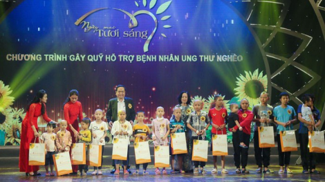Xa nay bh’rợ giao lưư nghệ thuật t’bơơn quỹ đoọng ha pêê đha rứt k’ay ung thư