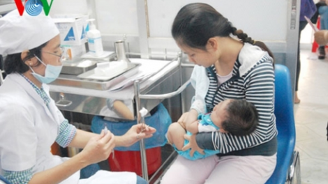 Tợơ c’xêê 5, pa xoọng 1 rau vắc xin 5 cóh 1 bơơn ta đoọng tiêm doó chroót zên