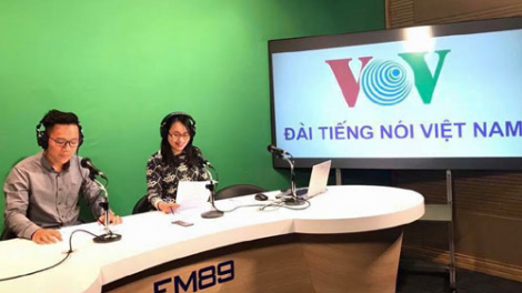 Nhà báo choom đươi dua mạng xã hội đoọng bhrợ băr dzang đợ xa nay liêm crêê