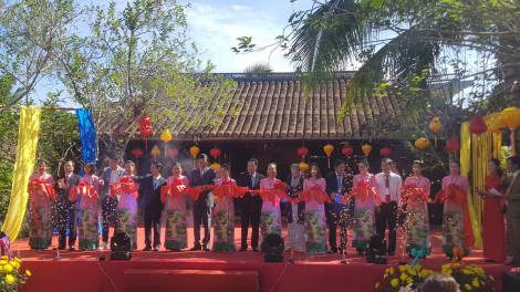 Festival Văn hóa tơ lụa a din Việt Nam – Bha lang k’tiếc