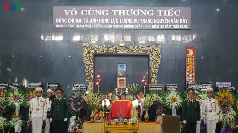 Đồng đội, ma nuýh đong lâng đhanuôr tước bắt hương ma nuýh Anh hùng Nguyễn Văn Bảy