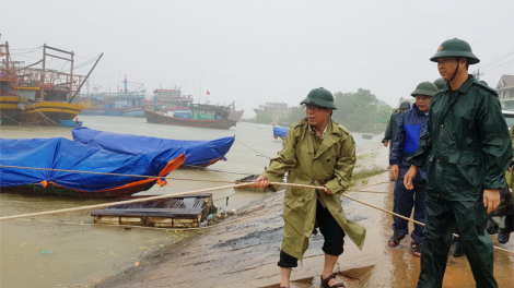 Zâp tỉnh miền Trung cắh đoọng bhuông ra cít glúh bơn cóh biển lâng ra văng bh’rợ zêl cha groong lâng áp thấp nhiệt đới