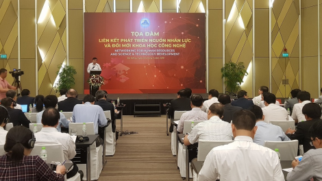 Đà Nẵng: Prá xay p’têệt pa zum pa dưr c’bhúh ma nứih pa brhợ lâng tr’xăl t’mêê khoa học công nghệ