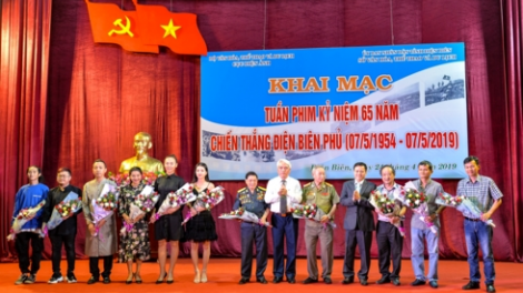 Điện Biên: Tơợp bhrợ apêê t’ngay phim hơnh déh 65 c’moo chiến thắng Điện Biên Phủ