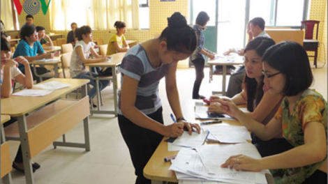 Lấh 886 r’bhâu thí sinh moót t’ngay thi tr’nơợp g’lúh thi THPT quốc gia 2019