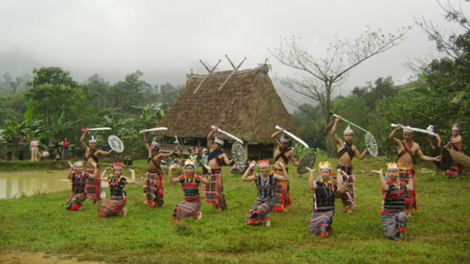 Nam Giang - Núi rừng vang tiếng hát