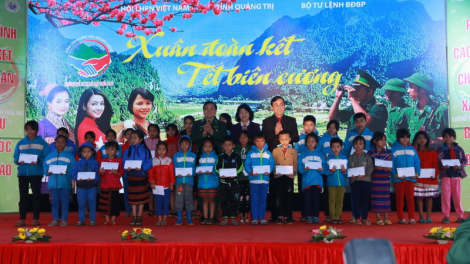 Phó Chủ tịch k’tiếc k’ruung ting pấh bh’rợ xa nay “ Ha pruốt đoàn kết – Tết c’noong k’tiếc” đhị tỉnh Quảng Trị