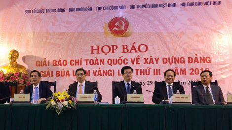 Bh’cộ Ban bhrợ têng Trung ương  xay moon xa nay ooy Ch’ner Búa liềm vàng g’lúh III – c’moo 2018 lâng apêê cơ quan thông tán, báo chí