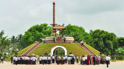 Ton đươi xa nay nắc Chiến sĩ Thành cổ Quảng Trị đoọng ta bơơn pay cha ha đay Bha ar xrặ glúh 2: Nắc ng’toom rơợng griing manuýh ton đươi xa nay nắc Chiến sĩ Thành cổ Quảng Trị đoọng ta bơơn pay cha ha đay