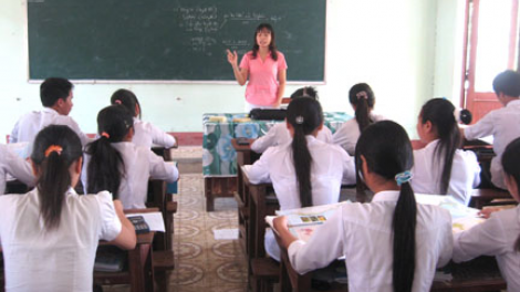 Pa tệêt c’rơ đoọng ha học sinh Trường Dân tộc nội trú Quảng Ngãi moọt hân noo thi
